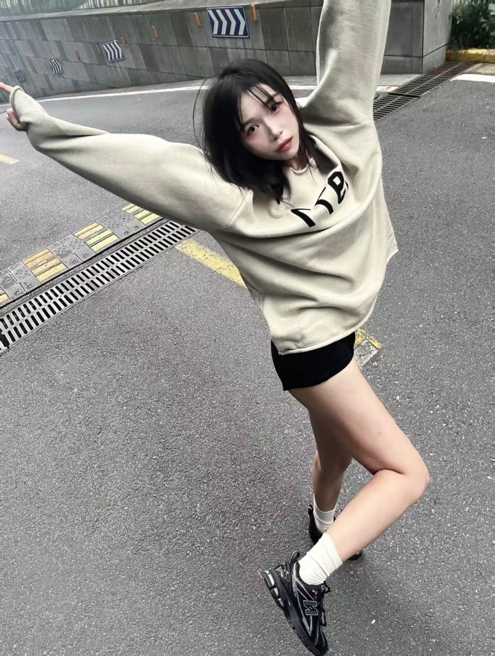 신발 모델 착용 이미지-S1L9