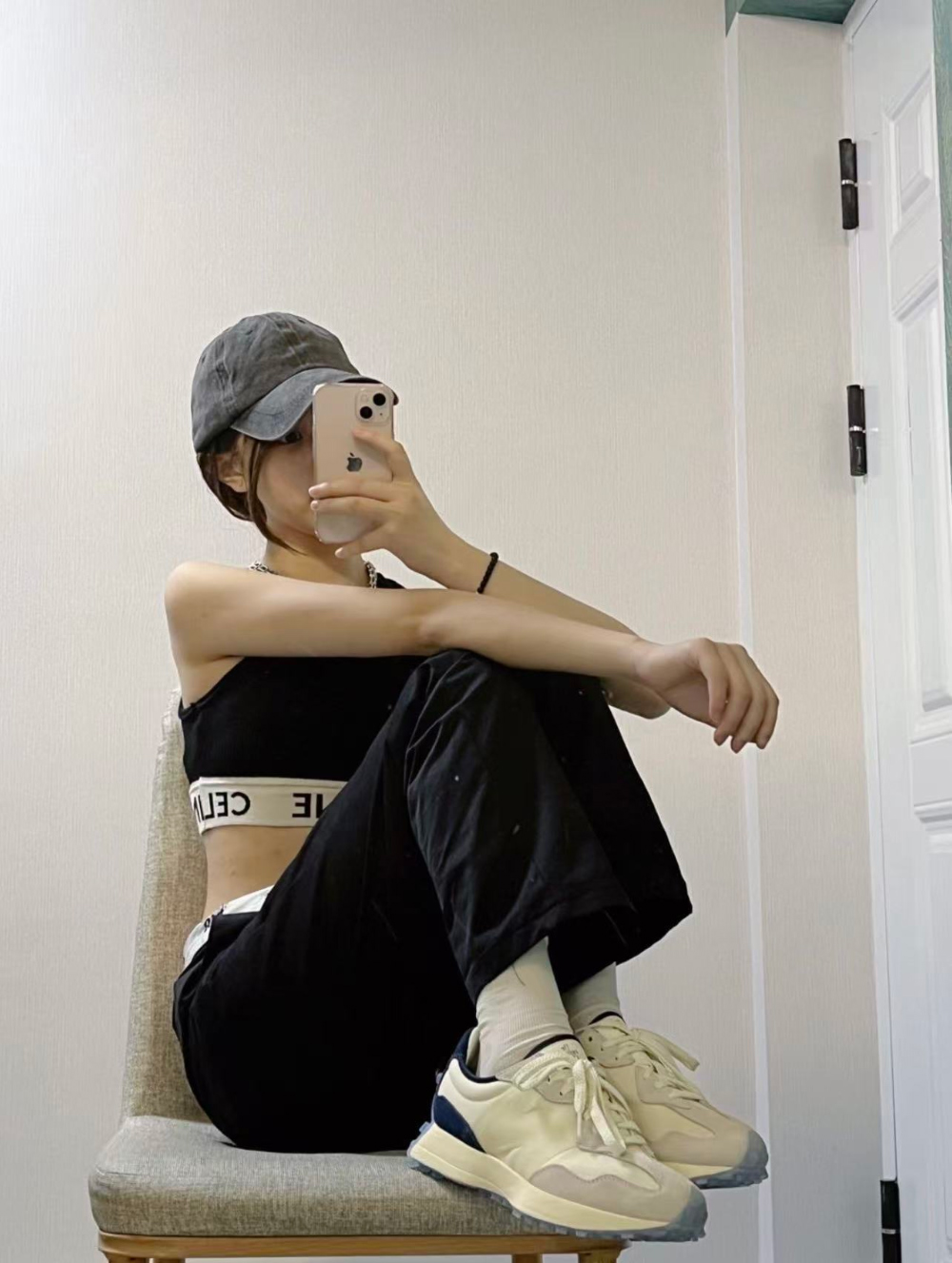 신발 모델 착용 이미지-S1L8